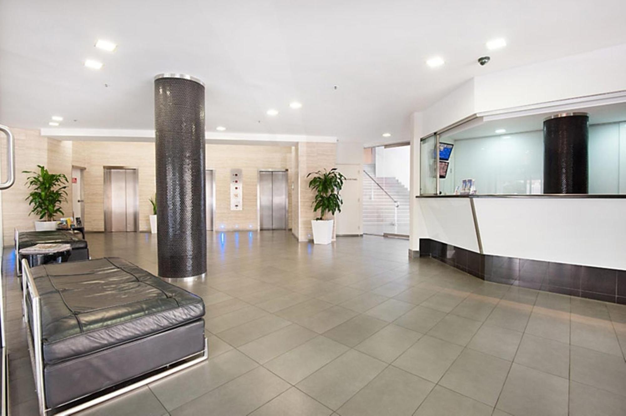 Surfers International Apartments Гоулд Коуст Екстериор снимка