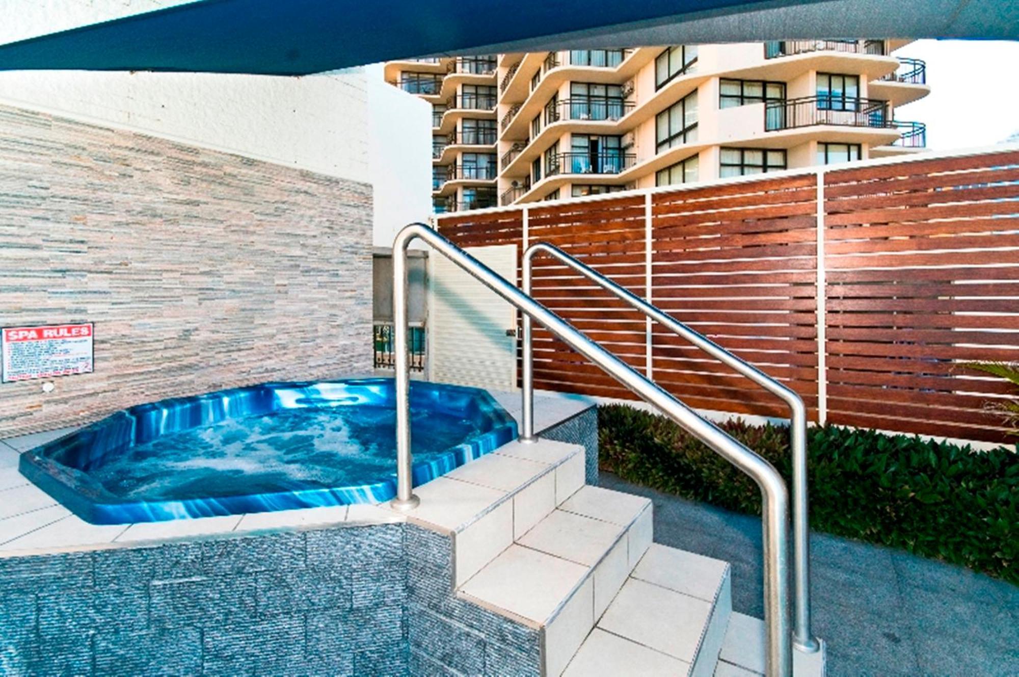 Surfers International Apartments Гоулд Коуст Екстериор снимка